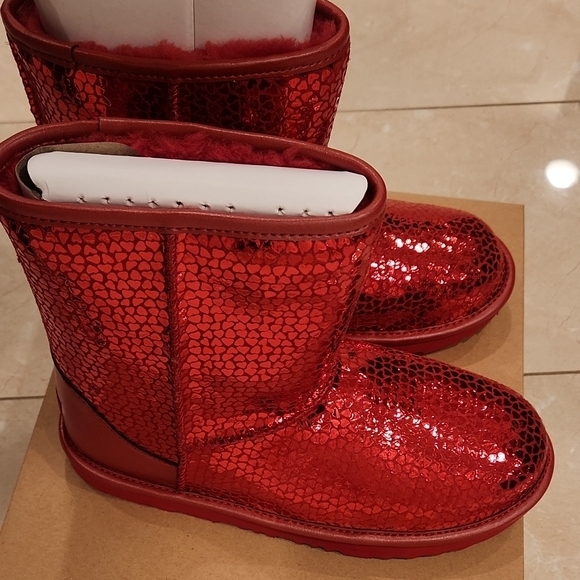 UGG Red HEARTS Sequined Boots. NEW! Metallic, Shiny. - Picture 14 of 16